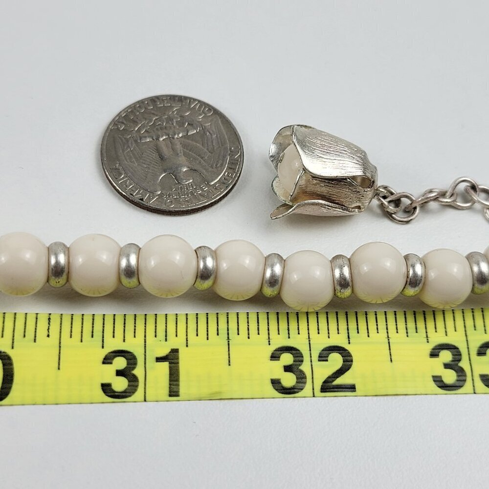 Cream Acrylic Beaded Necklace 18 In Silver-Tone Flower Charm Lobster Clasp - Picture 9 of 9